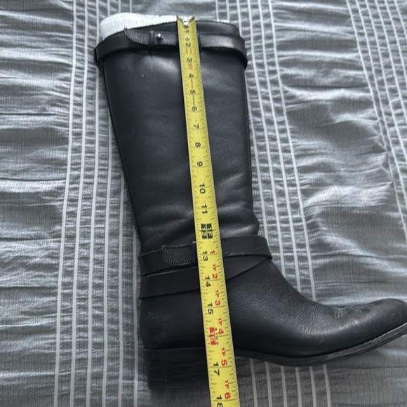 Black boots - Picture 4 of 6